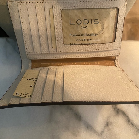 Ladies Small Card  Wallet - Picture 4 of 5